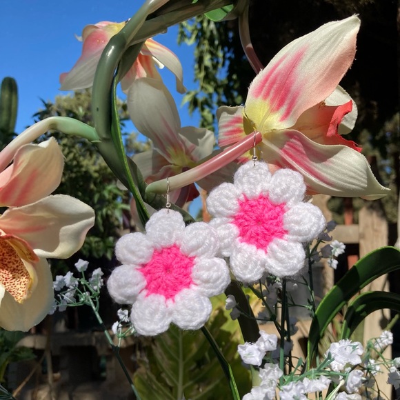 Handmade Crochet White & Hot Pink Daisy Earrings - Picture 2 of 11